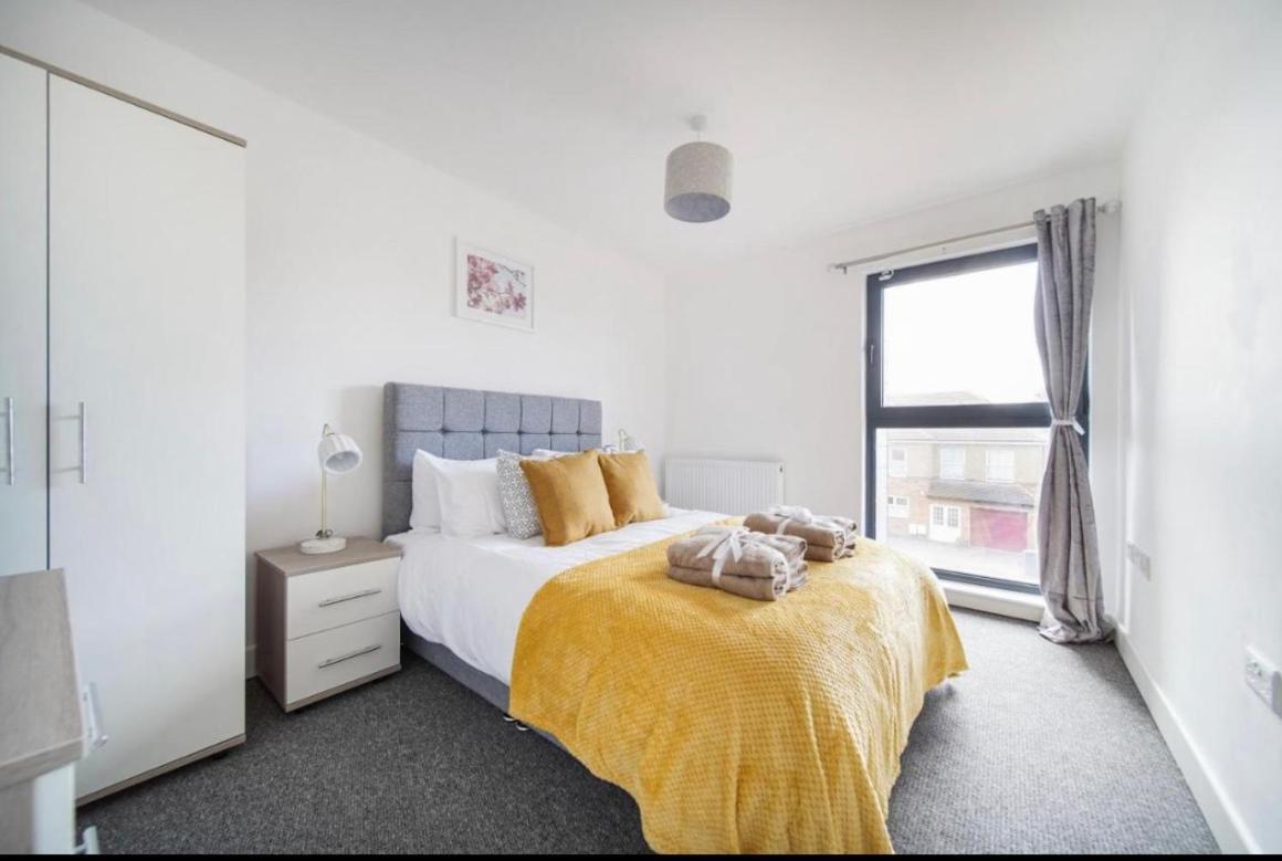 Two Bedrooms, Two Bath, Up To 3 Beds 1 Sofa - Slough Windsor Legoland Bagian luar foto