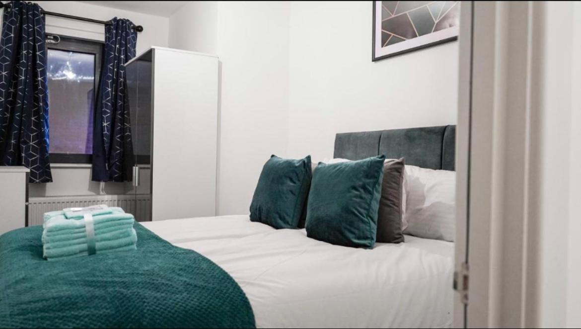 Two Bedrooms, Two Bath, Up To 3 Beds 1 Sofa - Slough Windsor Legoland Bagian luar foto
