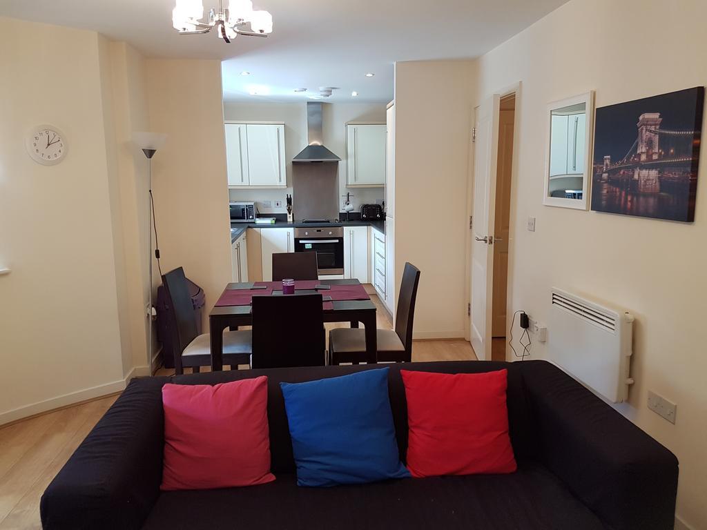Two Bedrooms, Two Bath, Up To 3 Beds 1 Sofa - Slough Windsor Legoland Bagian luar foto